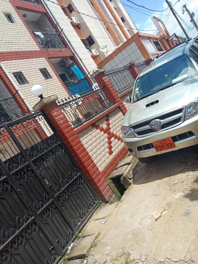 Ange Raphael Hotel Douala Exterior photo